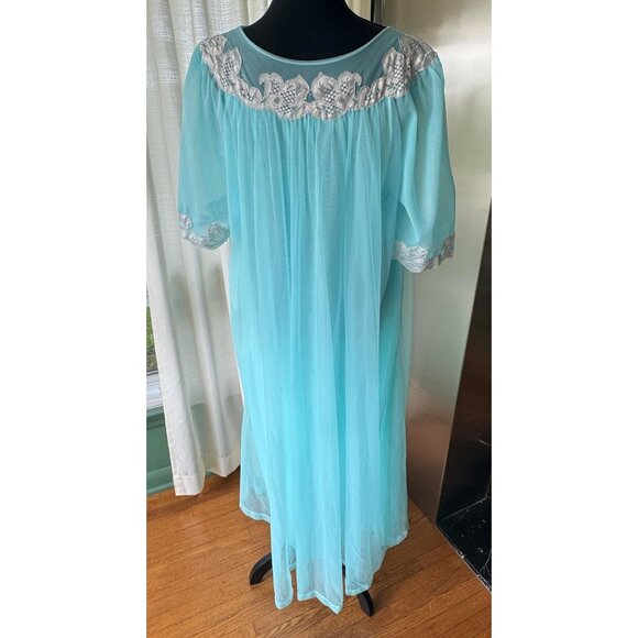 Vintage 1960s peignoir, Robin Egg blue robe, wide lace details, 3/4 sleeves - Picture 6 of 10